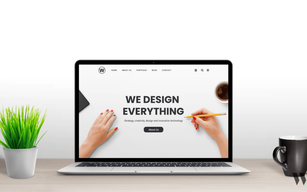 Webdesign für kleine Unternehmen - Laptop zeigt eine Website von einem Unternehmen.